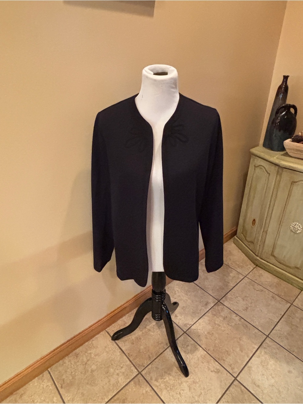 Vintage Queen Casuals Black Open Front Jacket with Embroidered Detail Size 16